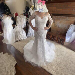 Wear Your Love NEW Elegant White Lace Gown 2-4